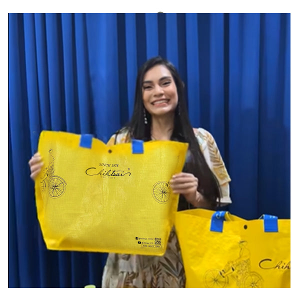 Chihtsai Woven Tote Xmas Bag